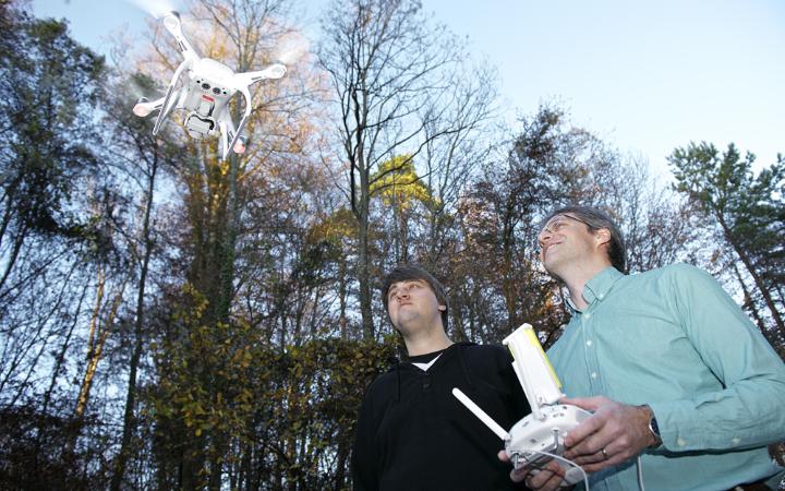 How can we get information out of the camera images done by a drone? (Photo: University of Konstanz / SFB-TRR 161)